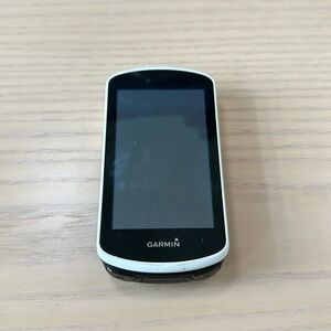 Garmin 1030 Cycling Computer with Extra Memory & Charging Cable Great Condition